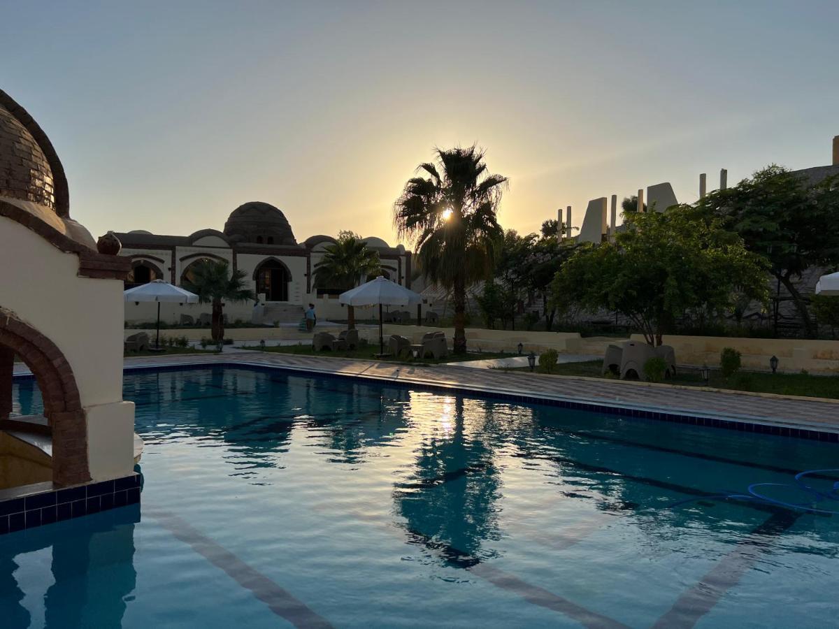 Elphardous Oasis Hotel ルクソール エクステリア 写真