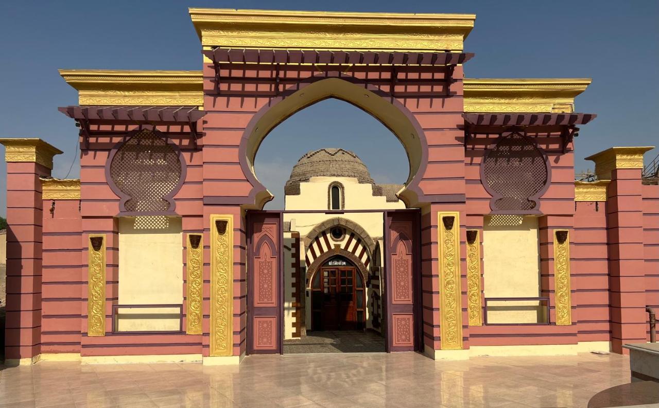 Elphardous Oasis Hotel ルクソール エクステリア 写真
